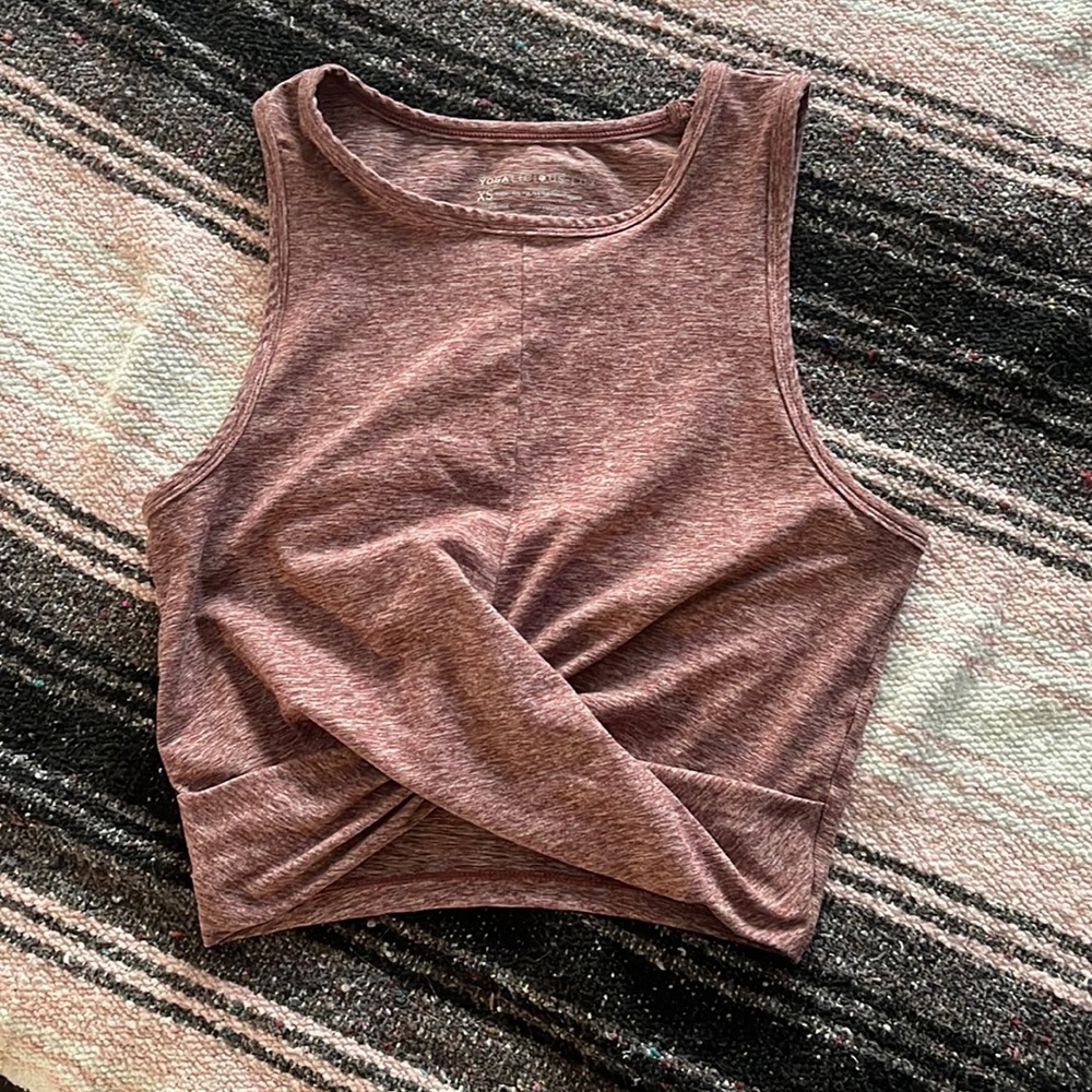 NWOT Yogaliciois XS crop top